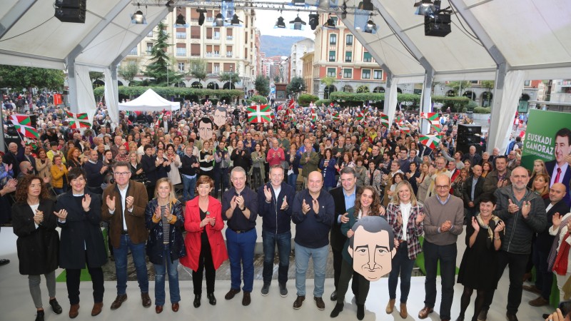 10N Mitin Barakaldo. Andoni Ortuzar, Iñigo Urkullu, Aitor Esteban, Josune Gorospe, Amaia Del Campo 