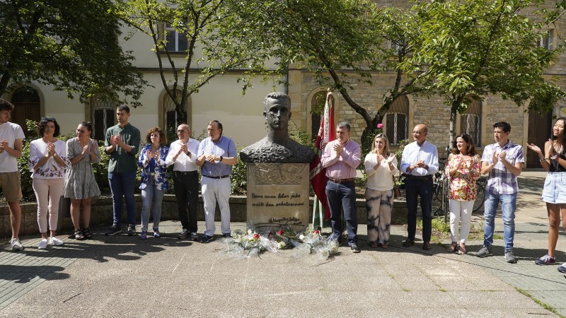 Homenaje a Estepan Urkiaga ‘Lauaxeta‘ en el 86 aniversario de su fusilamiento 