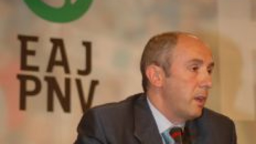 Erkoreka: “Pedimos que no se rechacen las reivindicaciones de los nacionalistas por el simple hecho de que coincidan con las de ETA”.