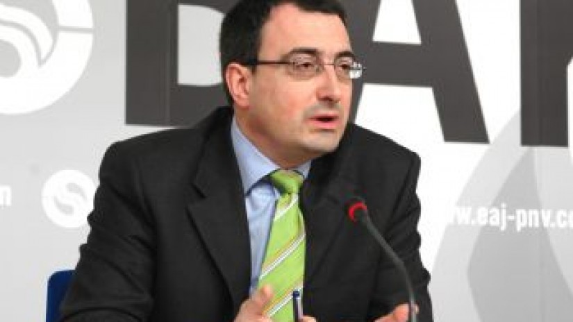 Aprobada una proposición no de ley para impulsar la elaboración de un diccionario Inglés-Euskera.