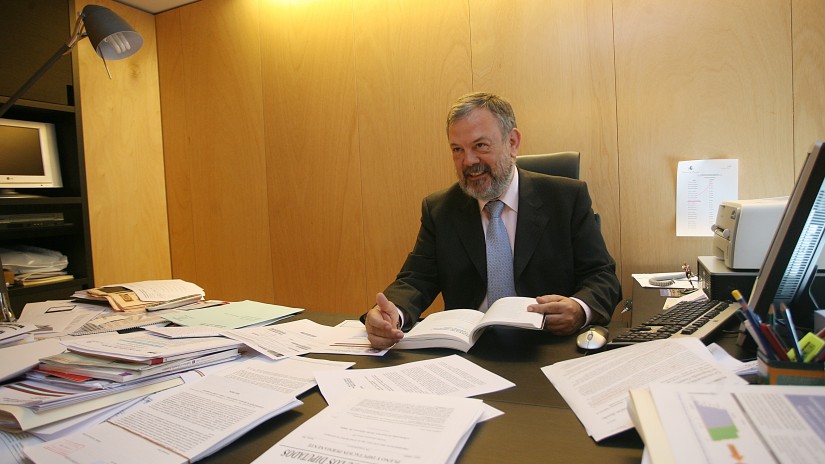 EAJ-PNV se abstiene en la Reforma Financiera tras lograr el compromiso De Guindos de respetar las competencias autonómicas