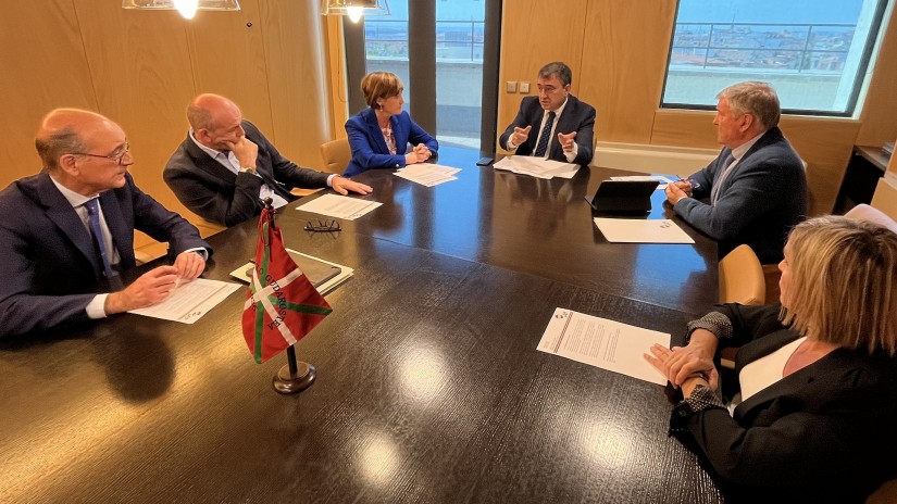 El Grupo Vasco reclama el reconocimiento de la plurinacionalidad del Estado y plantea medidas económicas y de protección social