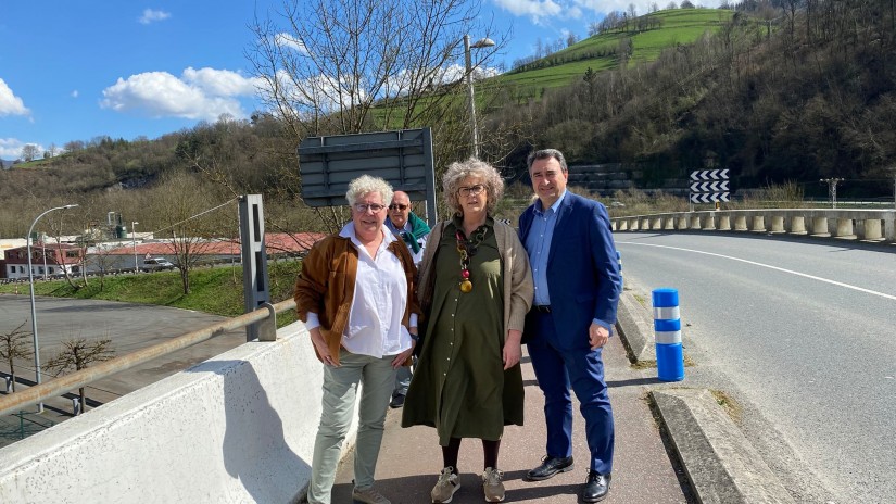 Aitor Esteban visita el proyecto de la nueva estación de tren de Legorreta, acordada en los Presupuestos Generales del Estado