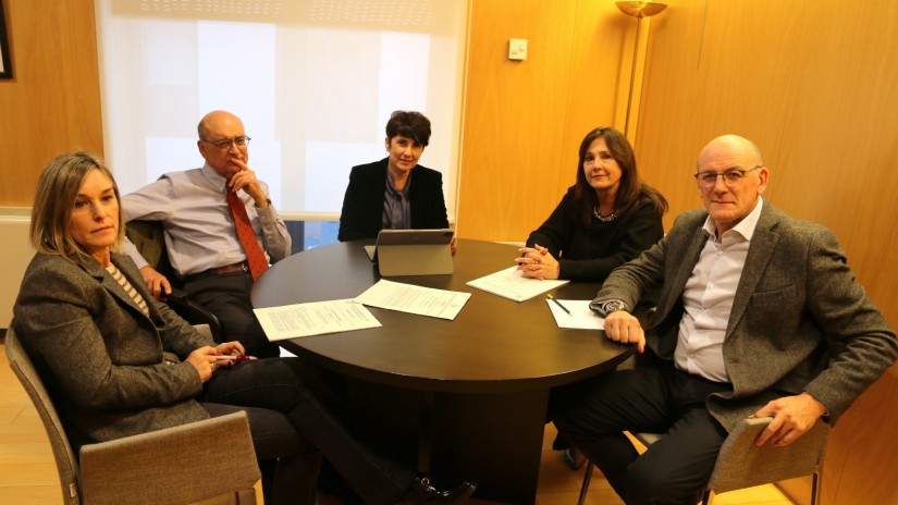 El Grupo Vasco propone la creación de una subcomisión de estudio sobre el uso del velo integral femenino en espacios públicos