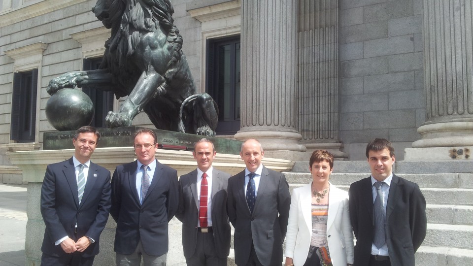 Visita de IMH, AFM y del Alcalde de Elgoibar al Congreso, invitados por el Grupo Vasco