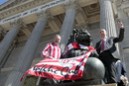 Diputados y senadores del EAJ-PNV apoyan al Athletic en el Congreso, la víspera de la final de Copa