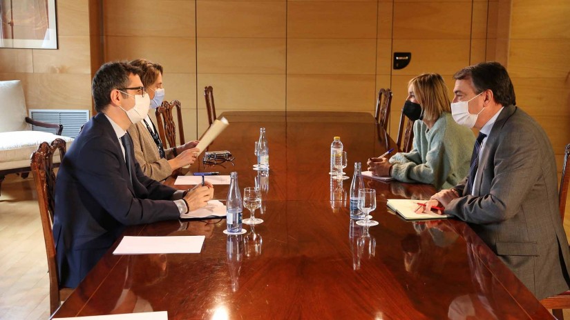 El Grupo Vasco y el Gobierno español se emplazan a un diálogo para intercambiar propuestas en respuesta a la guerra